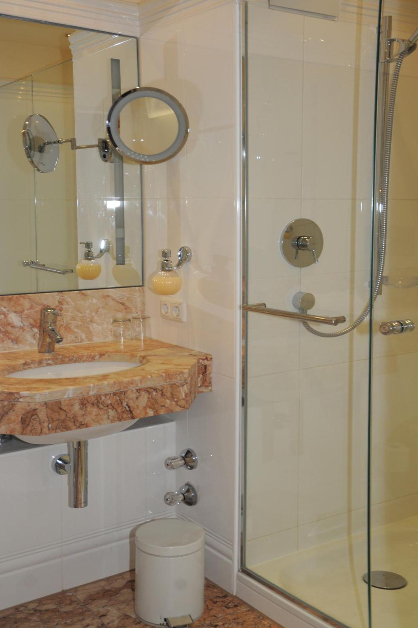 Hotel Gasthof Alte Post Holzkirchen Номер фото
